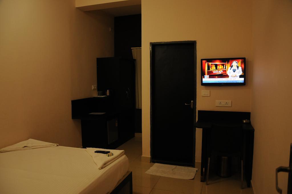Hotel Sri Krishna Residency Удупи Стая снимка