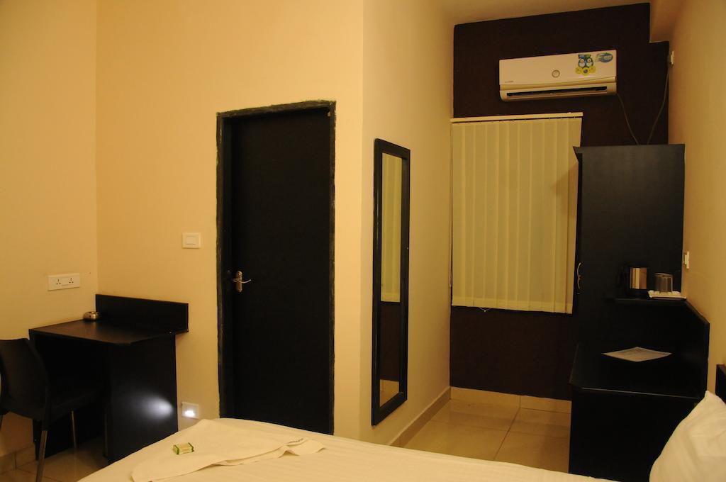 Hotel Sri Krishna Residency Удупи Стая снимка