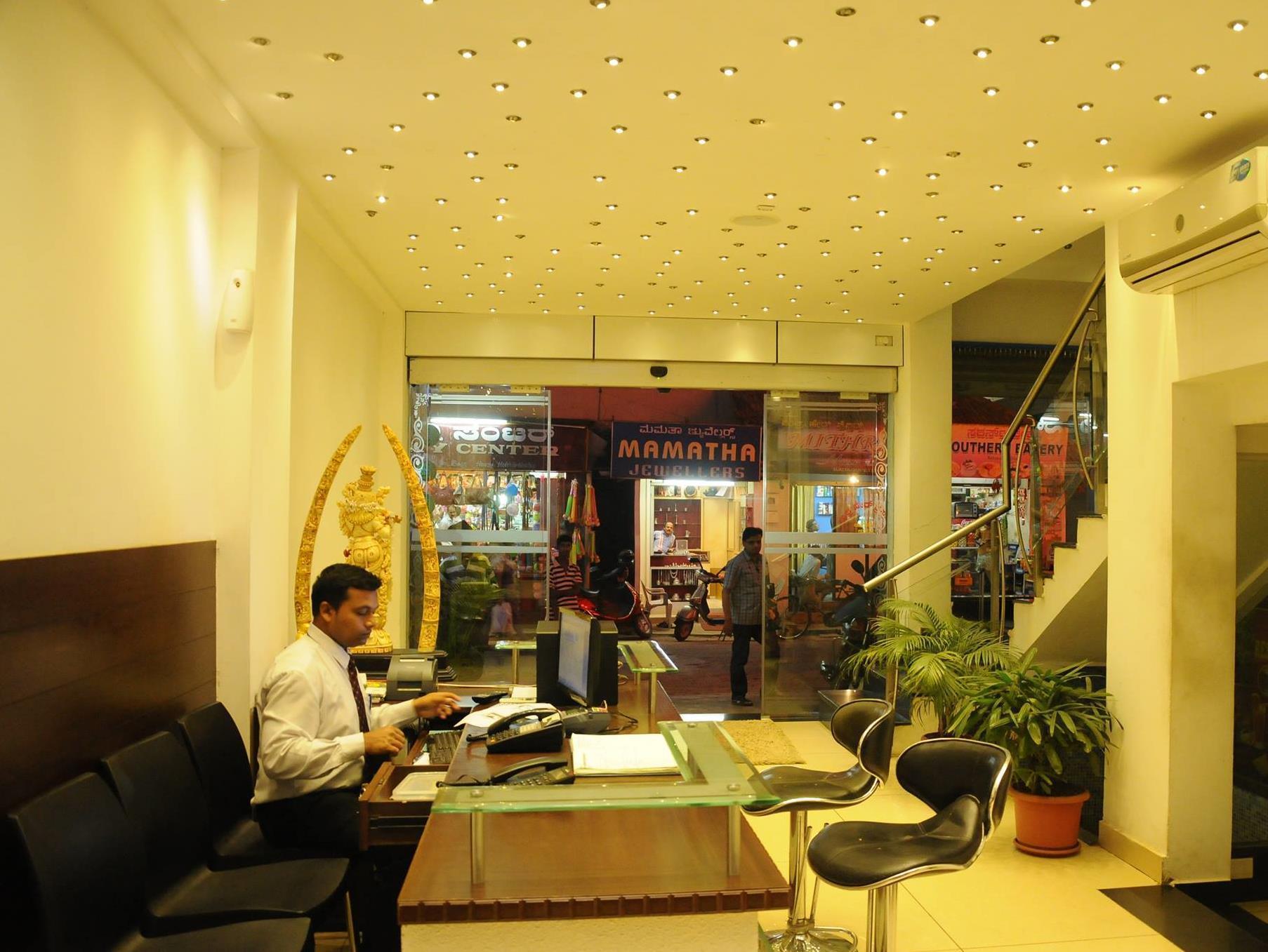 Hotel Sri Krishna Residency Удупи Екстериор снимка